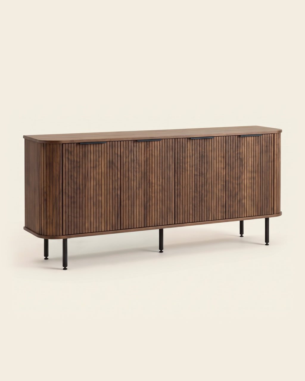 Luncera dressoir 4-deurs 210 cm in walnoot, productfoto op crème achtergrond