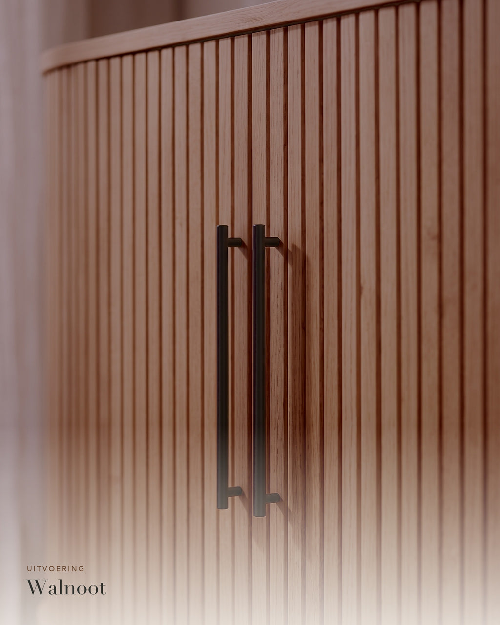 Luncera dressoir afgerond 140 cm in walnoot, close-up van de ribbels en grepen in walnoot
