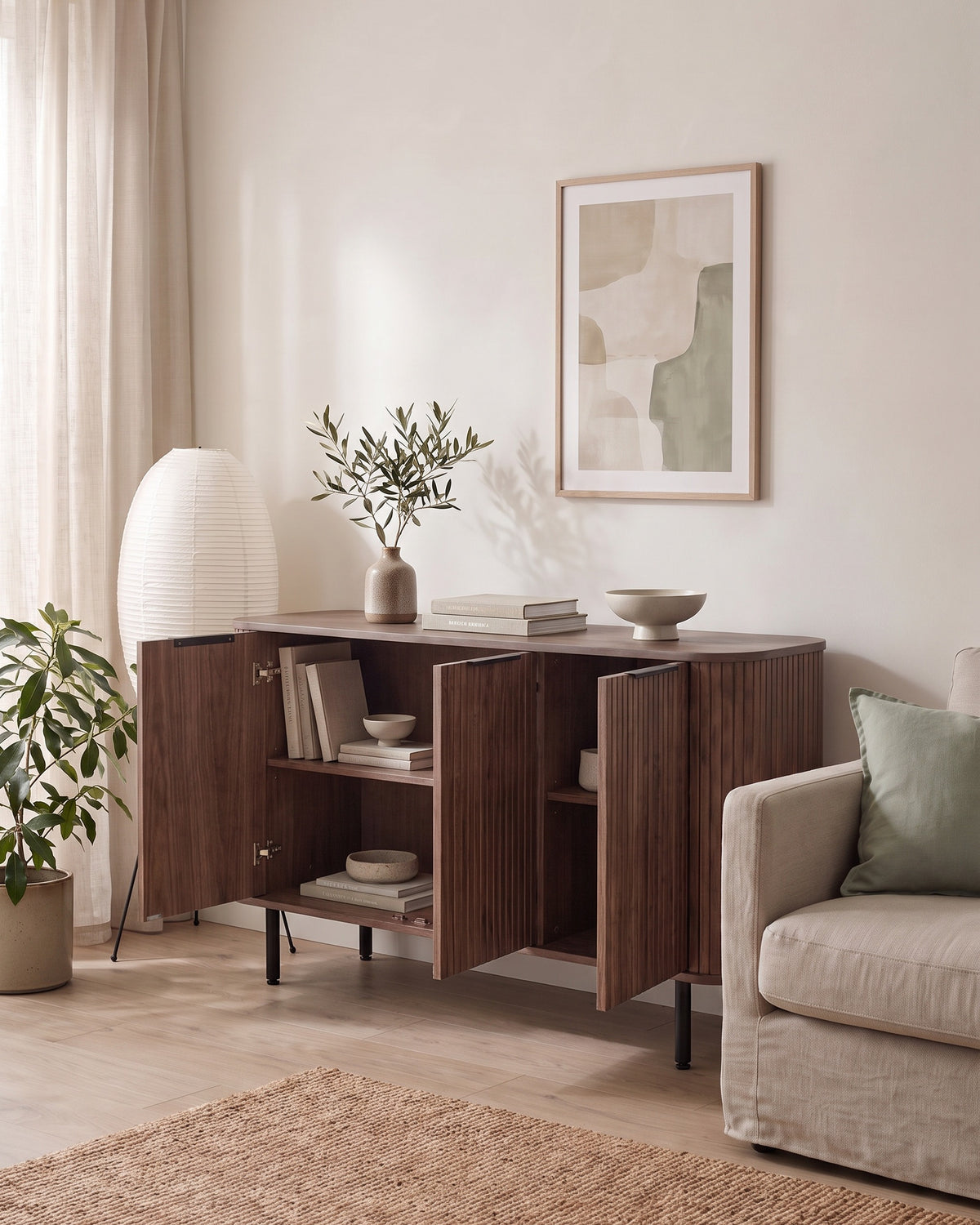 Luncera dressoir recht 3-deurs 160 cm in walnoot, in gebruik in het interieur