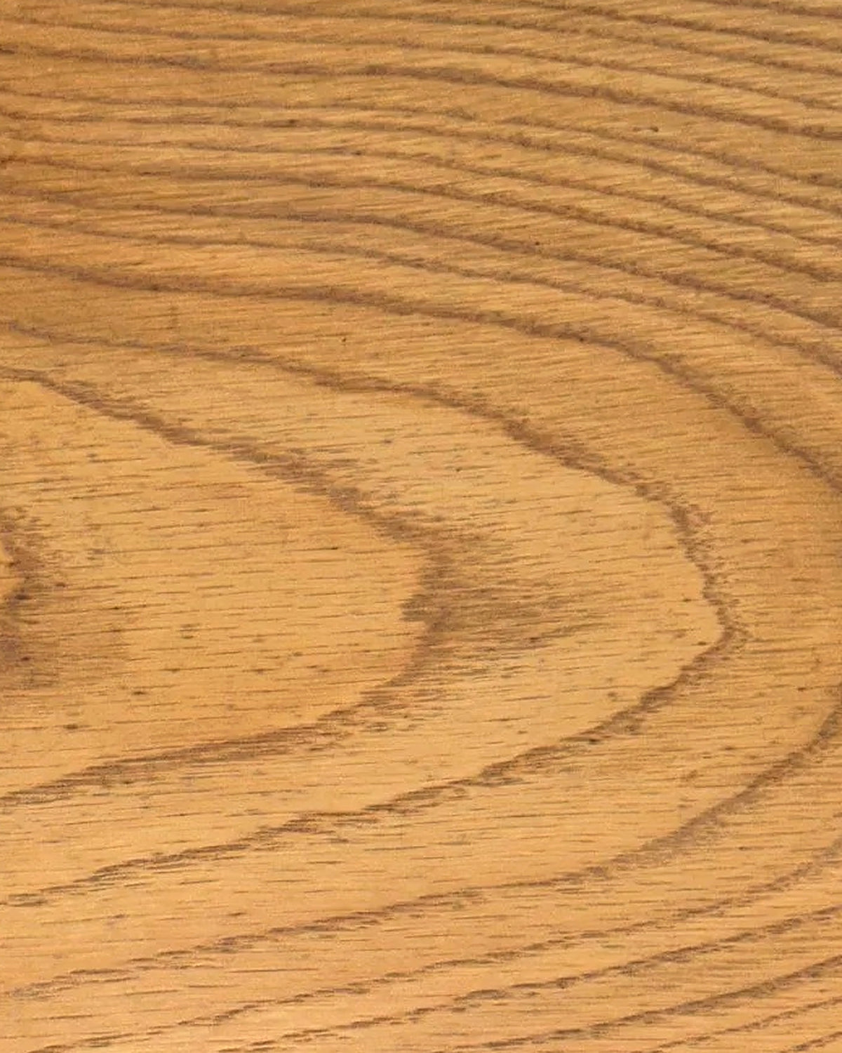 El ronde salontafel lamellen Ø90 – close-up van het materiaal – Licht eiken