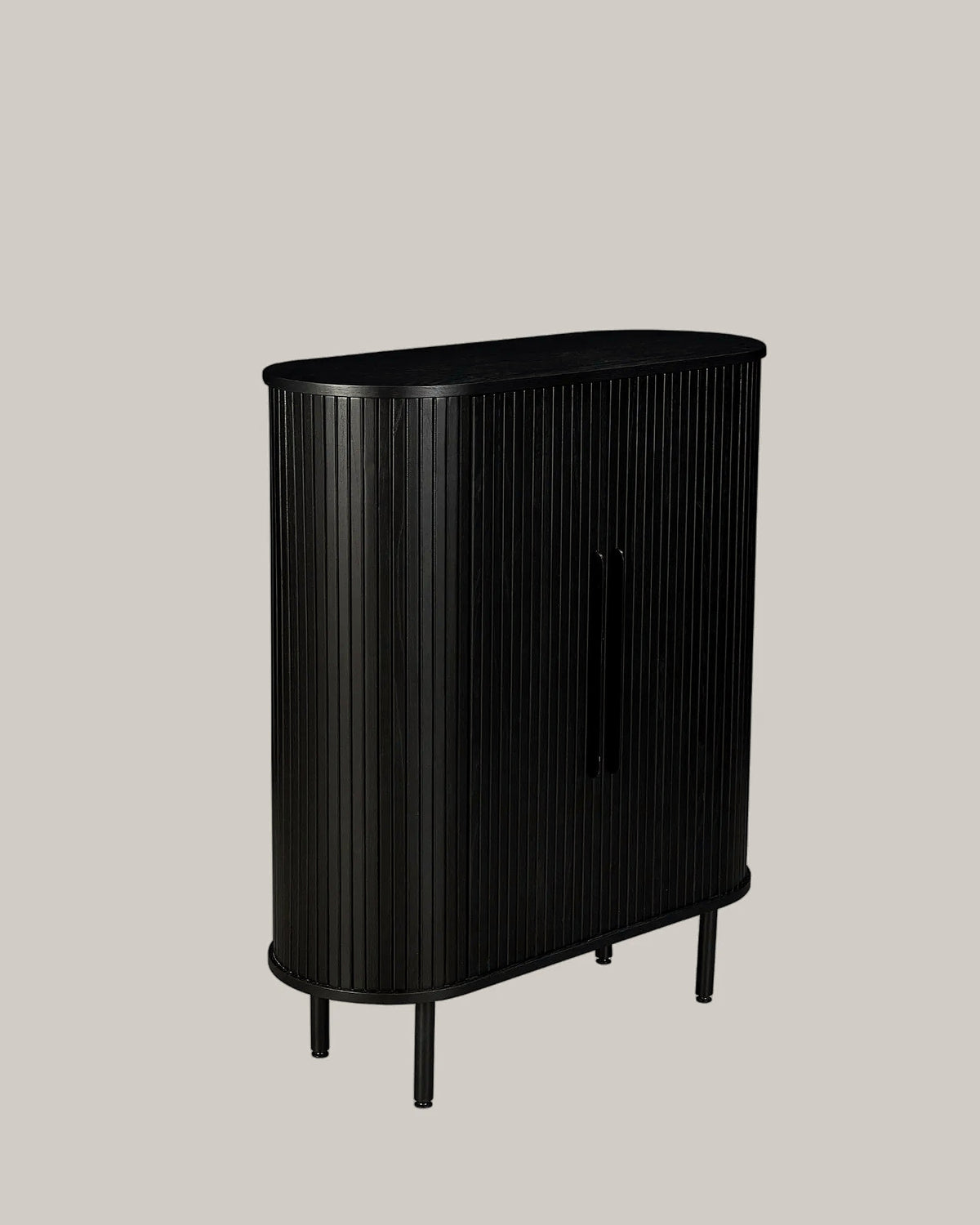 Mud hoge kast lamellen afgerond – in het interieur – Zwart
