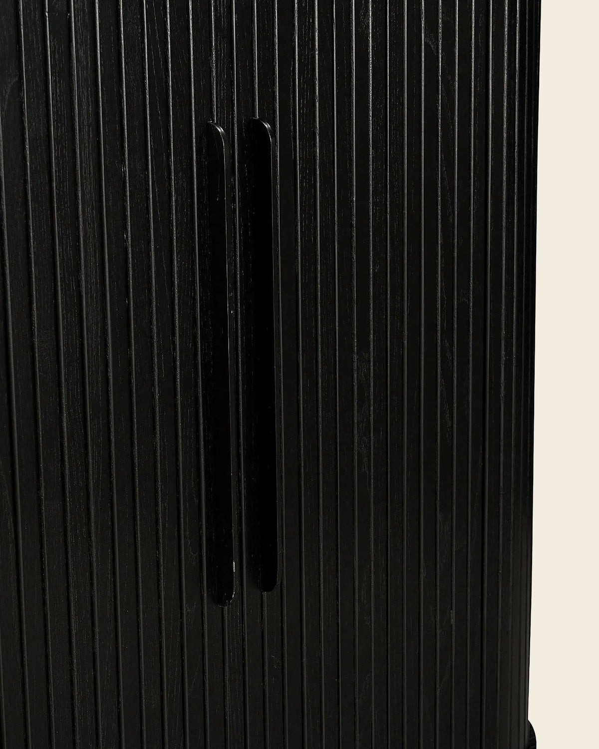 Mud hoge kast lamellen afgerond – close-up van het materiaal – Zwart