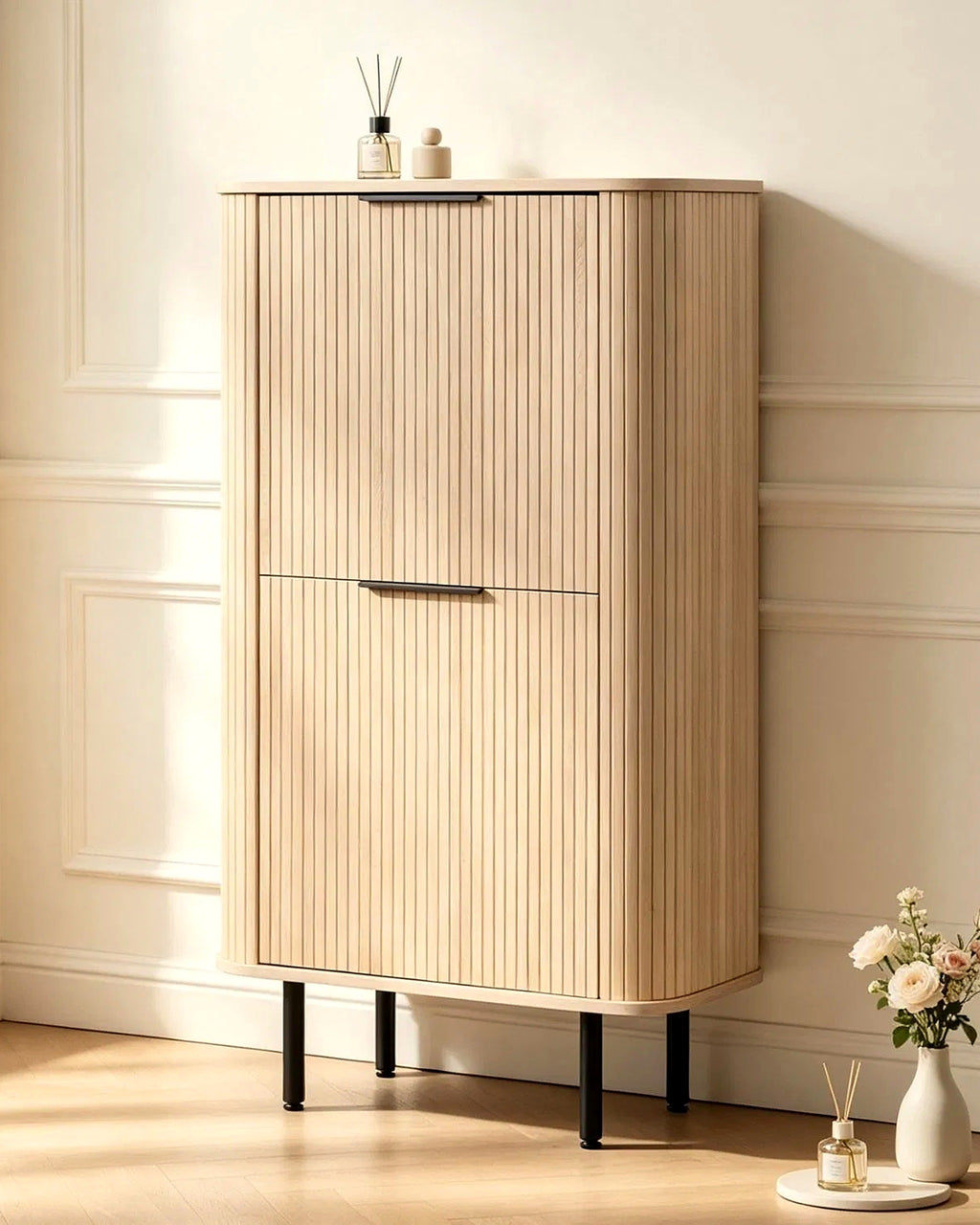 Mud hoge kast lamellen 140 cm – in het interieur – Licht eiken