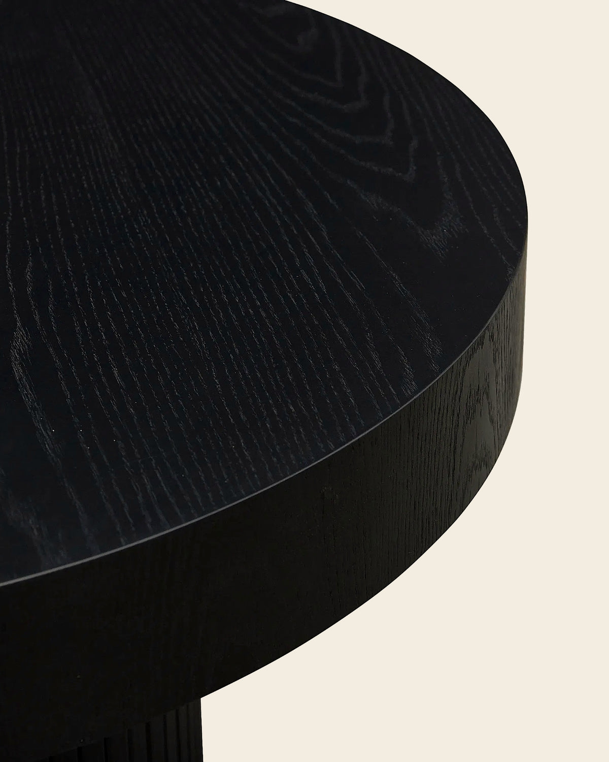 El ronde salontafels set van 2 – close-up van het materiaal – Zwart
