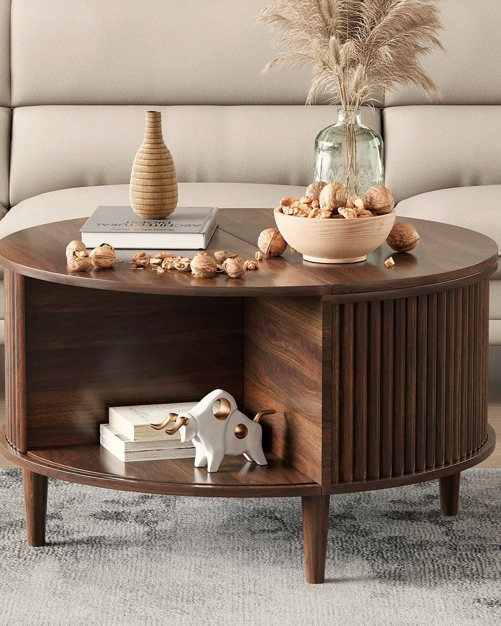 El ronde lift-top salontafel walnoot – in het interieur – Walnoot