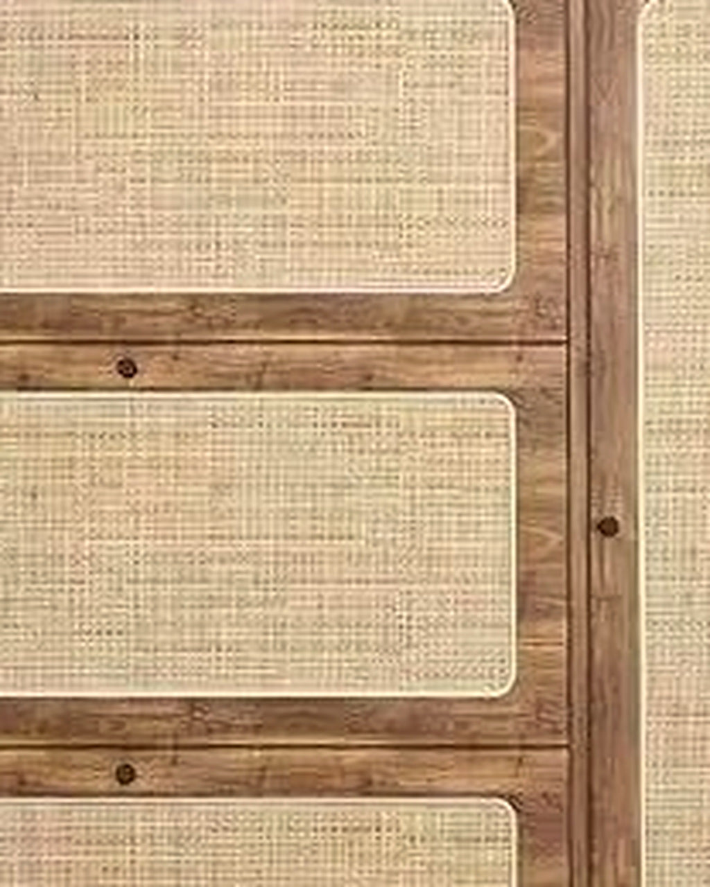 Span hoge kast rotan met kleppen – close-up van het materiaal – Naturel