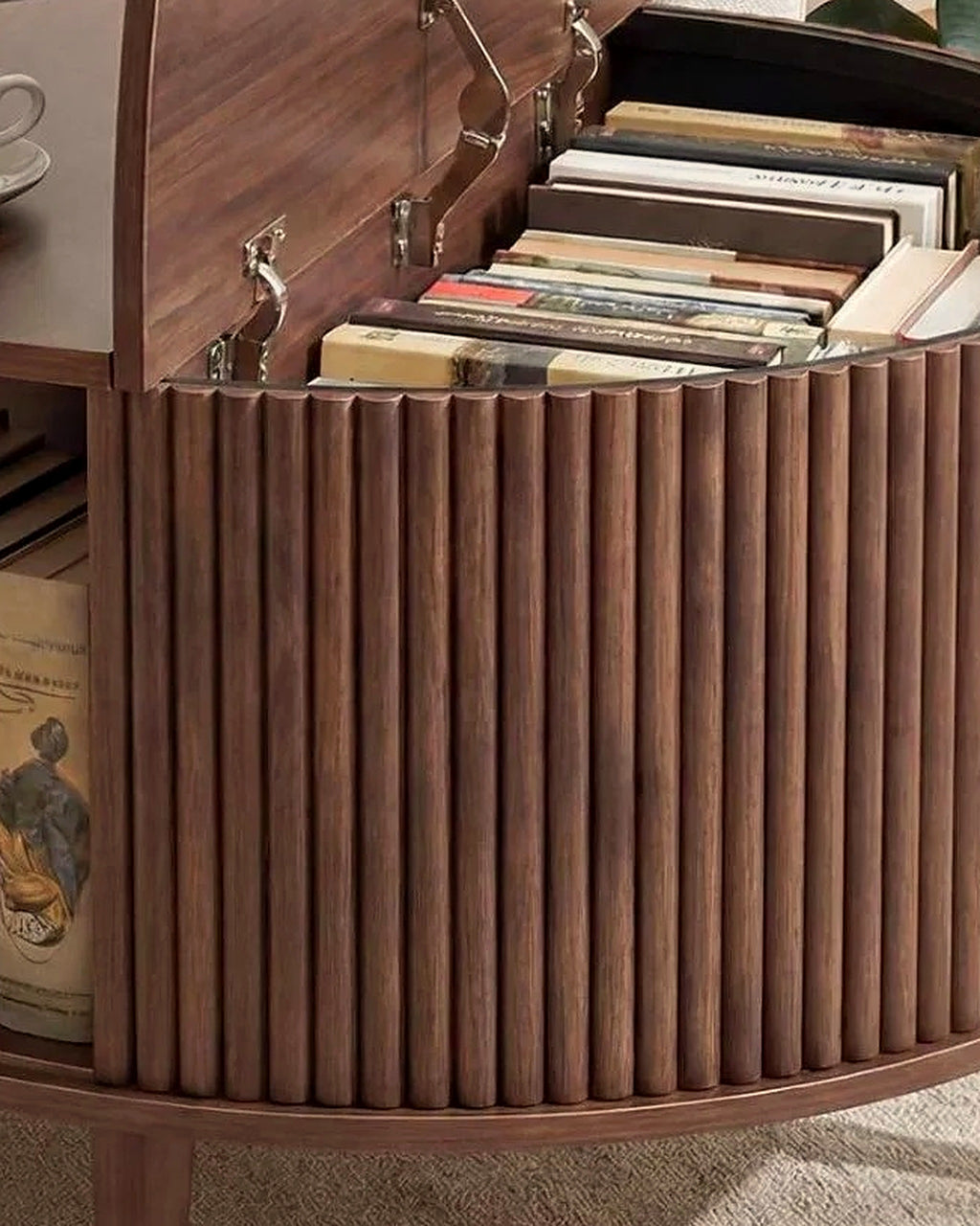 El ronde lift-top salontafel lamellen walnoot – close-up van het materiaal – Walnoot