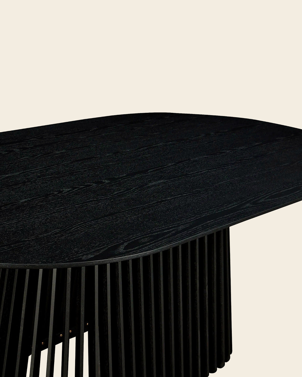 El ovale eettafel lamellenvoet 200 cm – close-up van het materiaal – Zwart