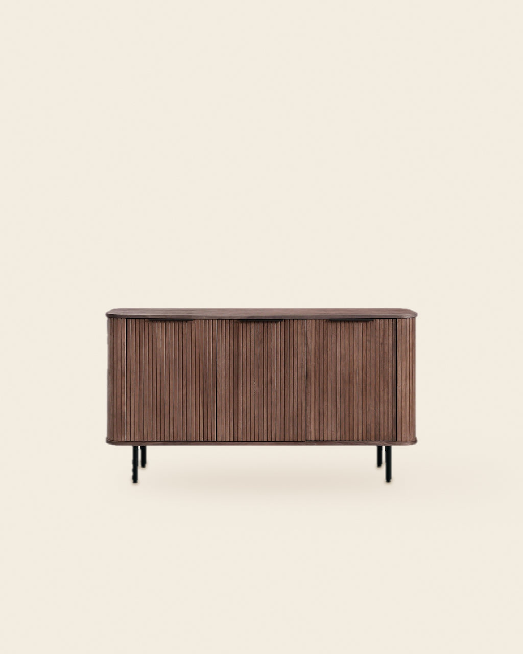 Dressoir met lamellen en 3 deuren 160 cm – vooraanzicht – Walnoot