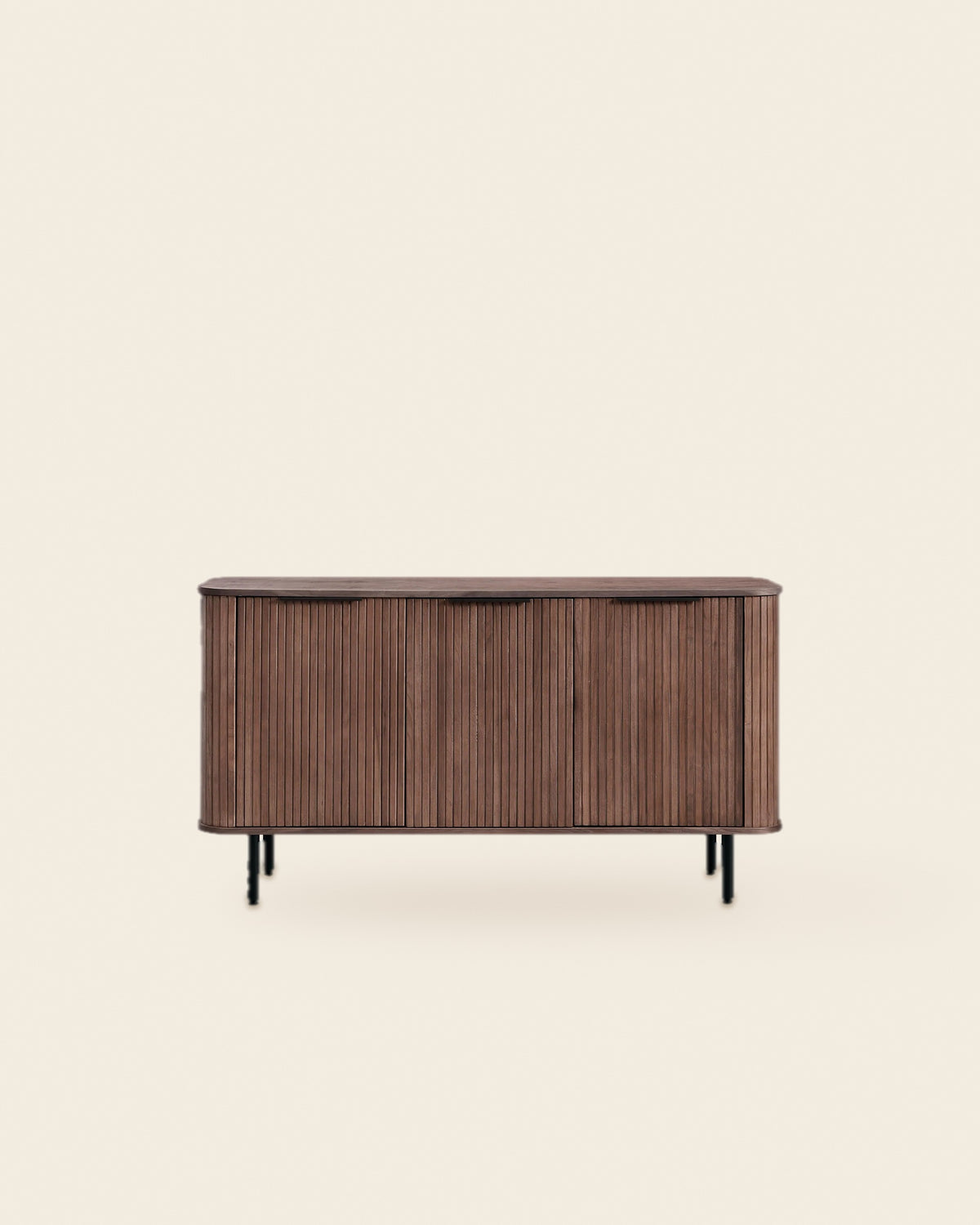 Dressoir met lamellen en 3 deuren 160 cm – vooraanzicht – Walnoot