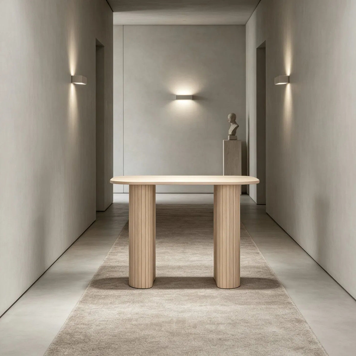 Sidetable op zuilen 100 cm – foto 1 – Licht eiken