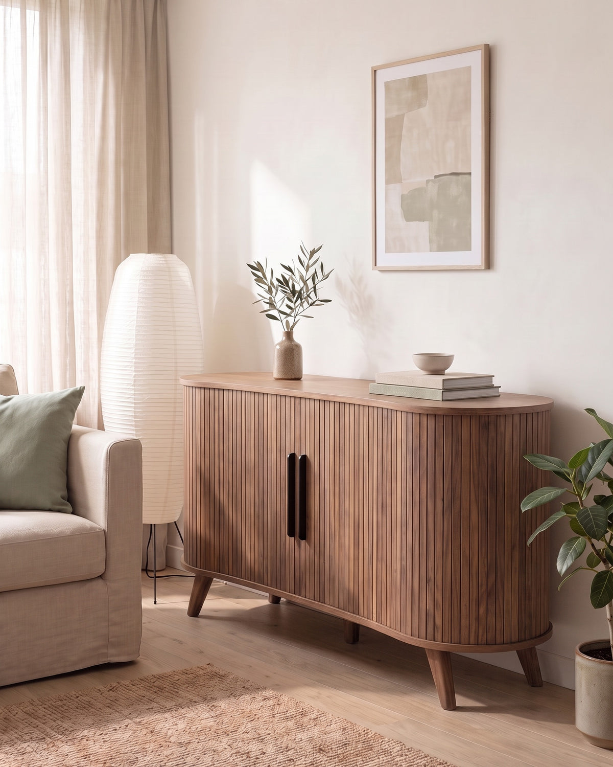 Luncera tv-meubel retro ovaal 160 cm in walnoot, sfeerbeeld in een lichte woonkamer